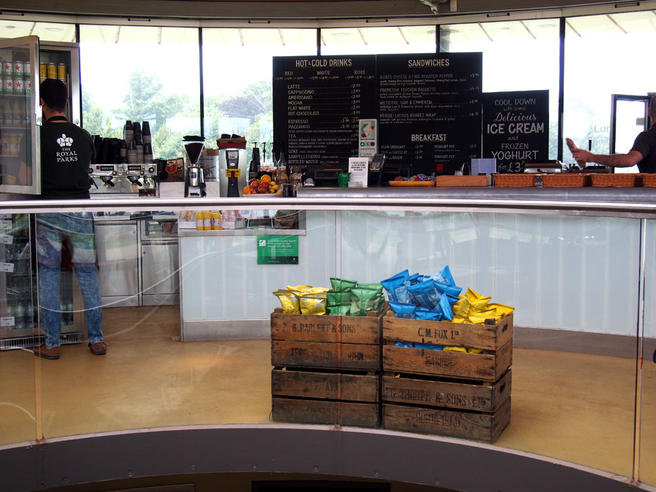Regents PArk 10 cosas que ver the Hub interior